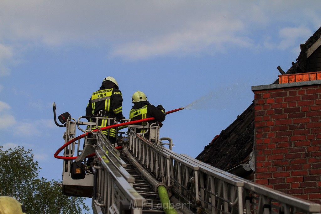 Feuer Koeln Junkersdorf Duerenerstr JK P01.jpg